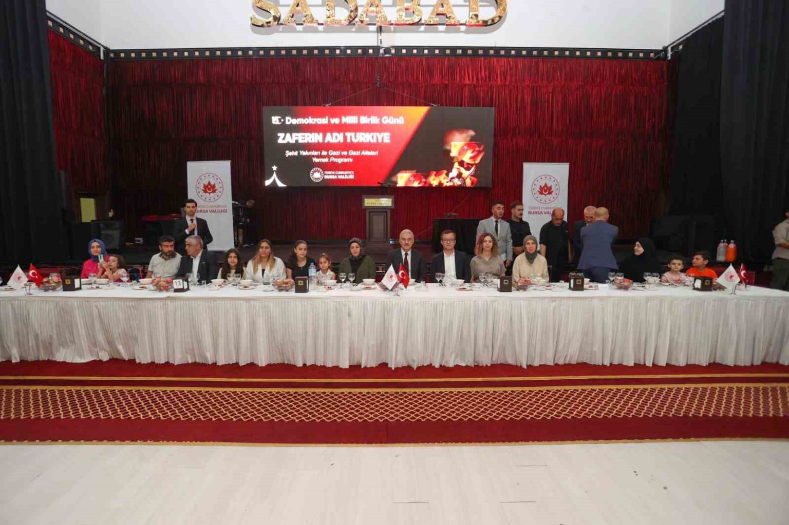 bursa-valiligi-sehit-ve-gazi-aileleriyle-bir-araya-geldi