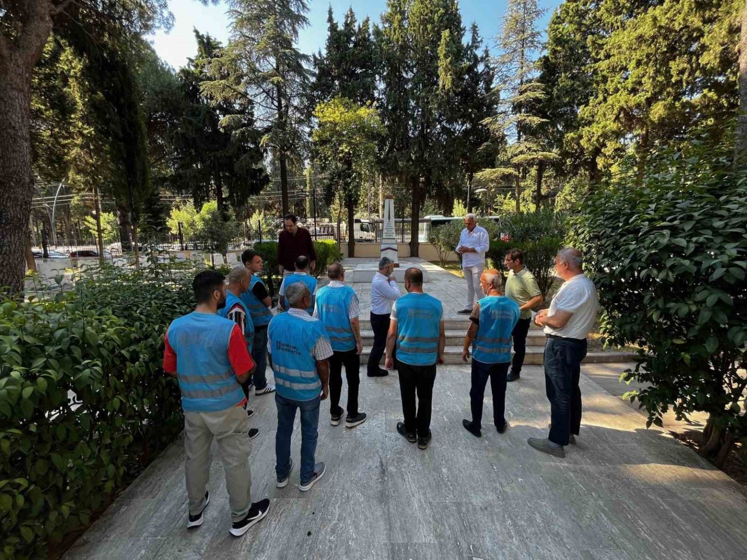 denetimli-serbestlik-yukumlulerinden-sehitlige-anlamli-ziyaret