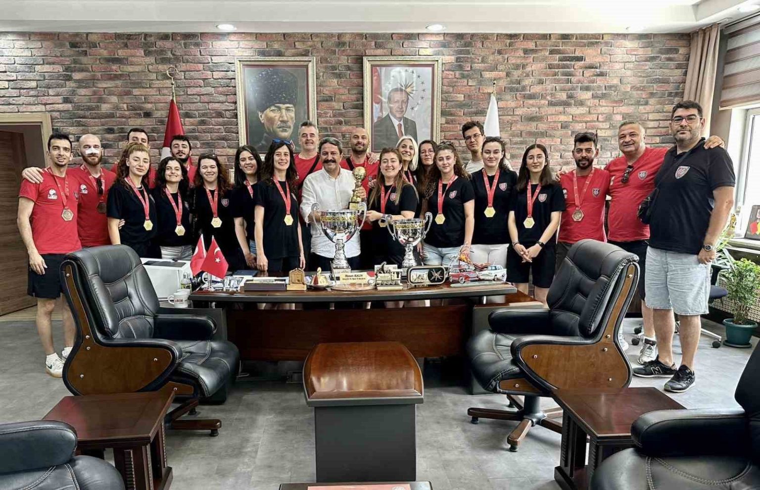 eskisehirli-isitme-engelli-sporculardan-afyonkarahisar-basarisi