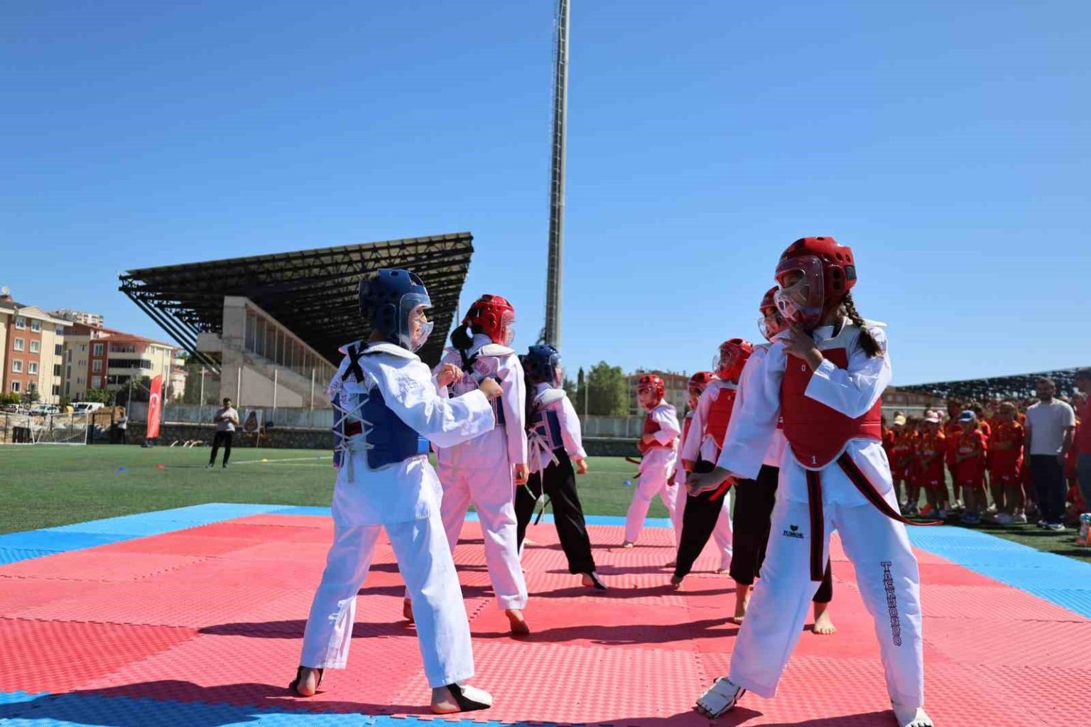 genclige-yatirimin-kalbi-bozuyukte-atti