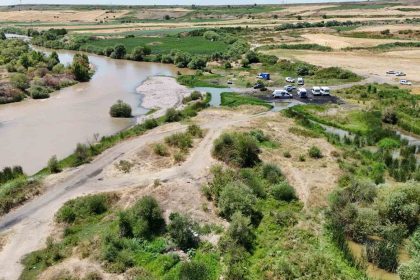 kardesini-ve-yakinini-kurtarmak-isterken-dicle-nehrinde-kaybolan-genci-arama-calismalari-havadan-goruntulendi