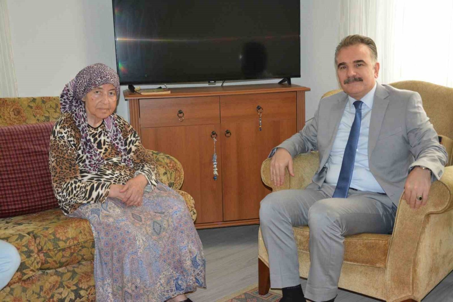 kaymakam-odabastan-sehit-annelerine-anlamli-ziyaret