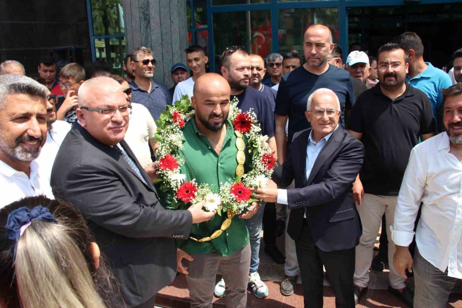kirkpinar-baspehlivani-orhan-okulu-baba-ocaginda-cosku-ile-karsilandi