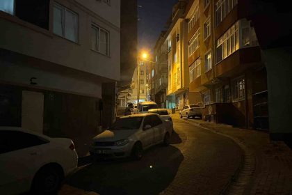 kucukcekmecede-4-kisilik-aile-tavuktan-zehirlendi