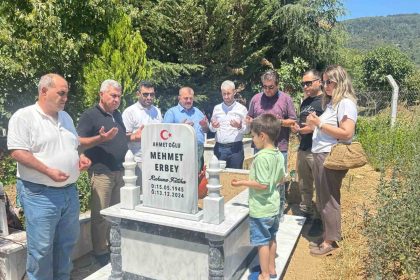 sehit-ahmet-erbey-ve-babasi-mehmet-erbey-dualarla-anildi