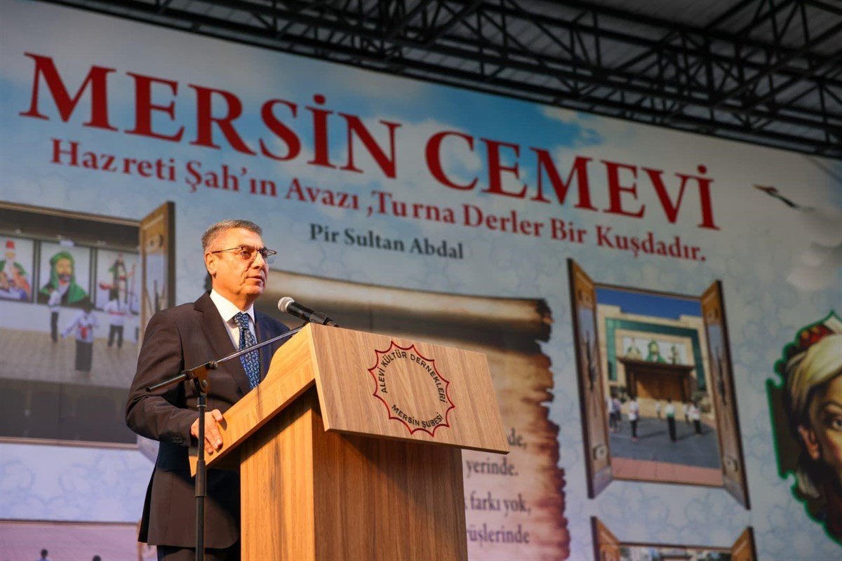 vali-toros-alevi-kultur-derneginin-geleneksel-asure-etkinligine-katildi