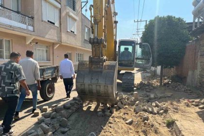 yenipazarda-yol-ve-kaldirim-calismalari-devam-ediyor