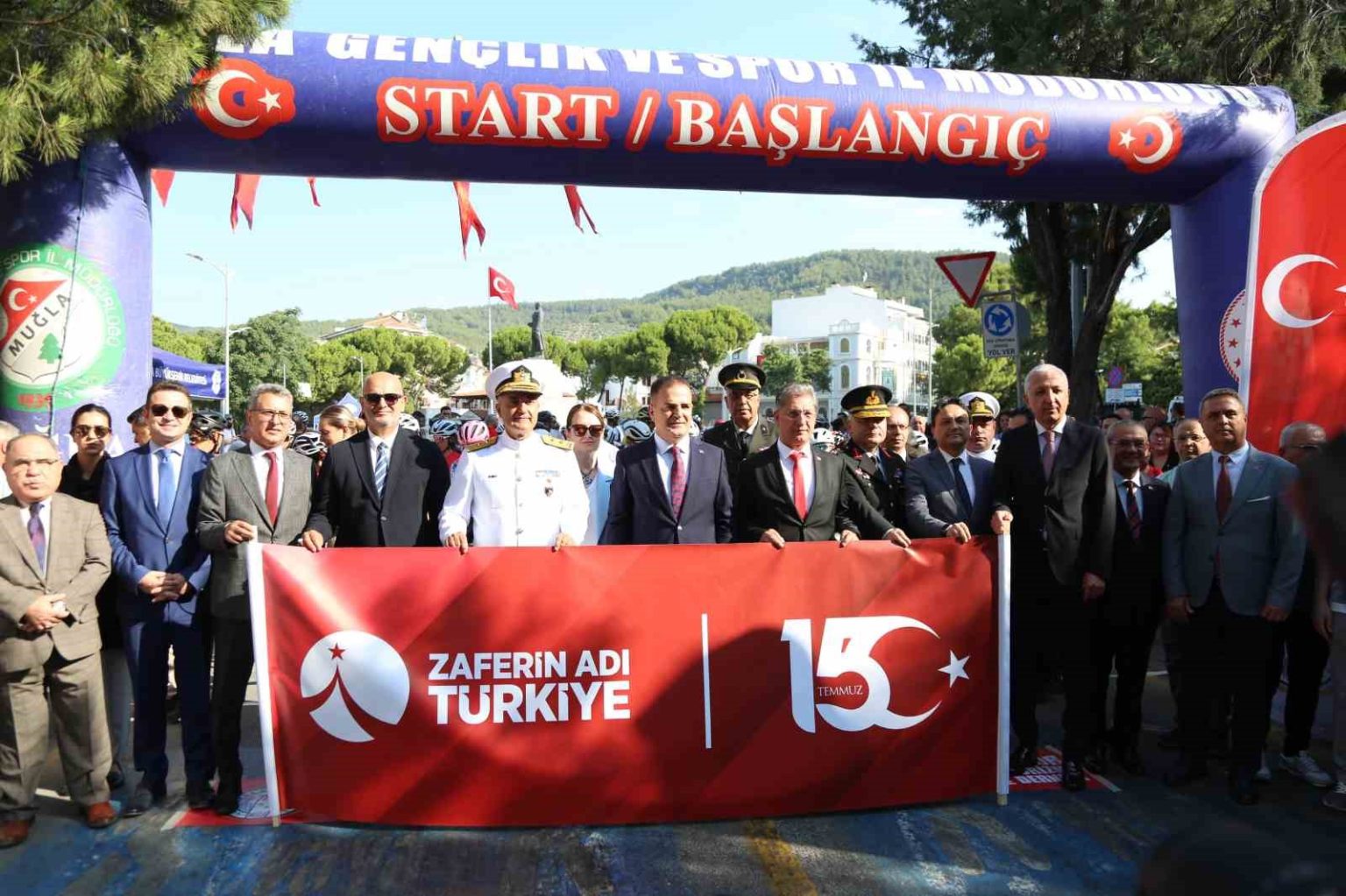 15-temmuz-demokrasi-ve-sehitleri-anma-bisiklet-yarisi-sona-erdi