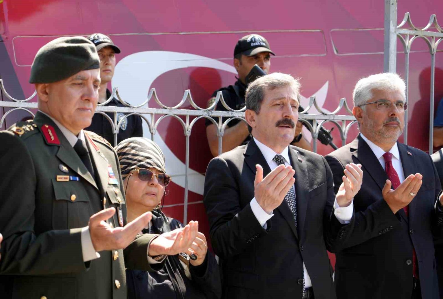 15-temmuz-samsunda-sehitlikte-anildi