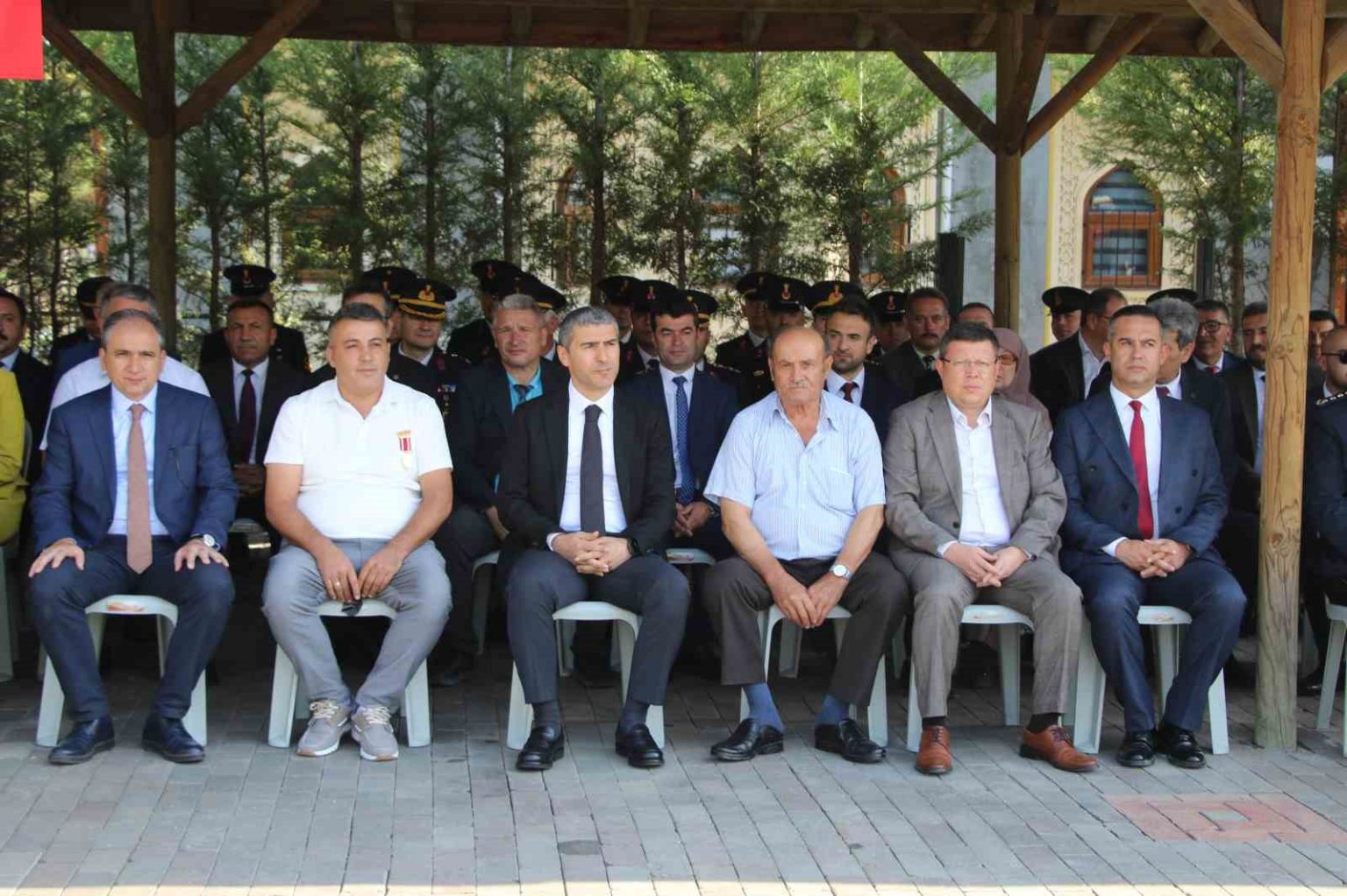 15-temmuz-sehidi-cumhurbaskani-korumasi-mehmet-cetin-mezari-basinda-anildi