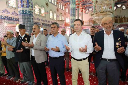 15-temmuz-sehitleri-suluovada-dualarla-anildi