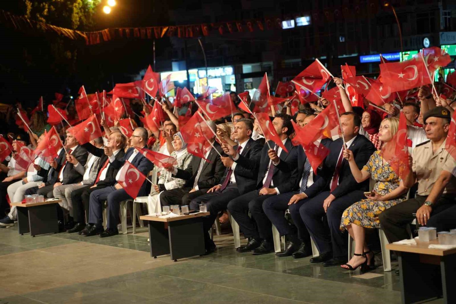 15-temmuzda-antalyada-akil-bilim-ve-irade-vurgusu