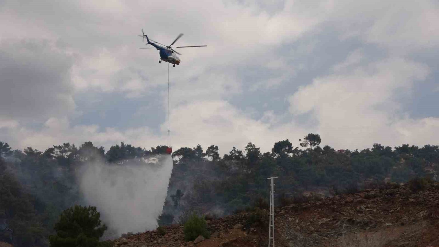 adiyamanda-orman-yanginina-helikopterle-mudahale-edildi