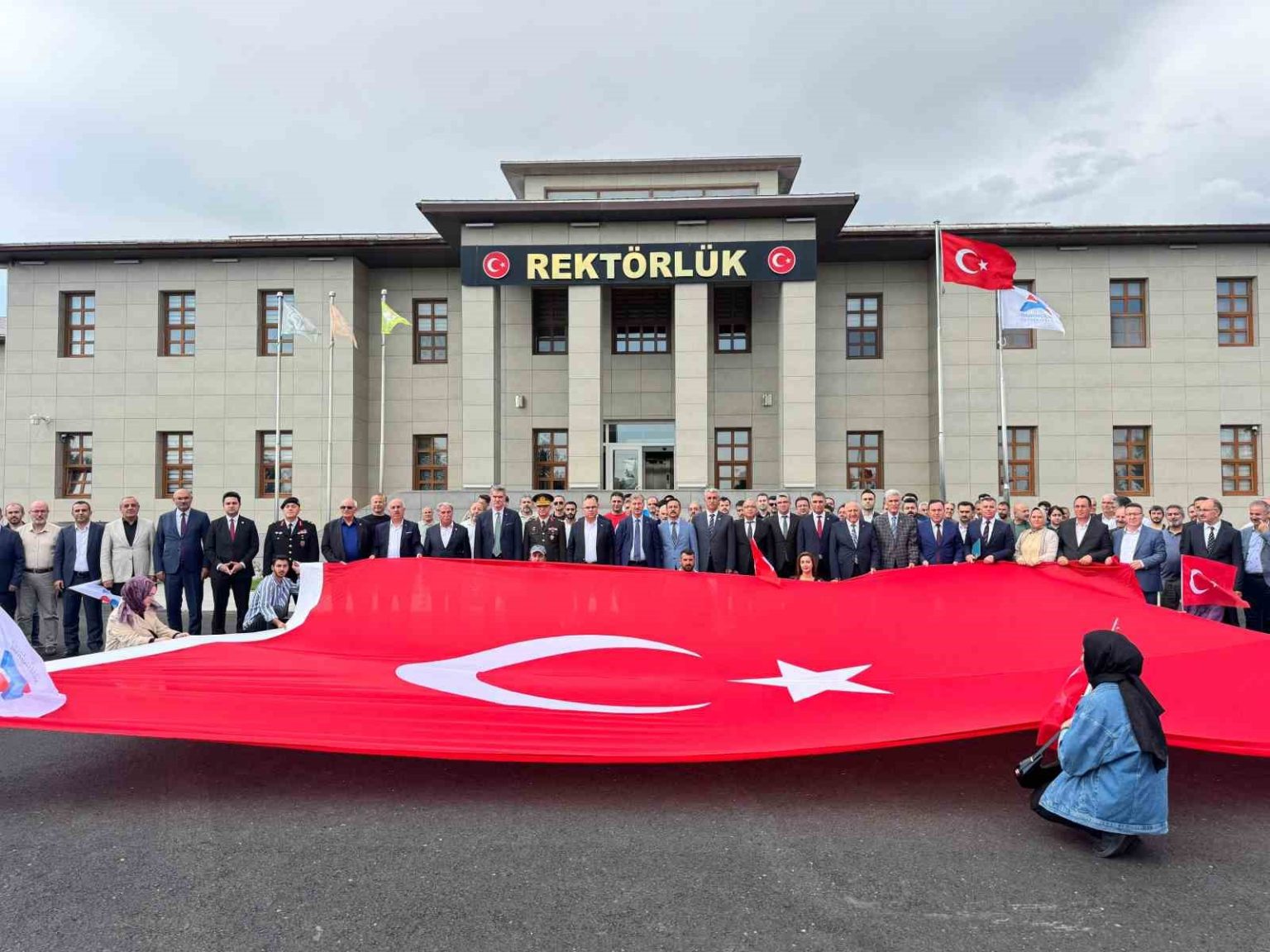 agrida-imparatorluktan-cumhuriyete-turkiyede-vesayet-konferansi