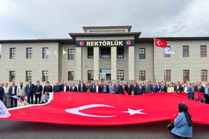 agrida-imparatorluktan-cumhuriyete-turkiyede-vesayet-konferansi
