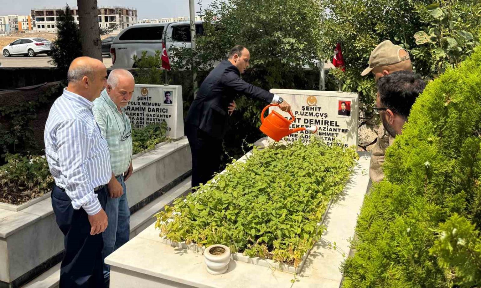 arabanda-15-temmuz-sehitleri-anma-programi-kapsaminda-sehitlik-ziyaret-edildi