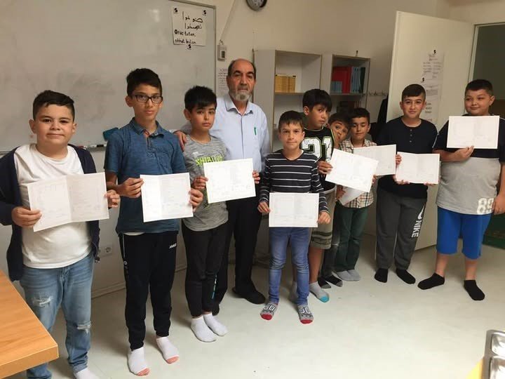 aydinli-zeki-hoca-emekli-olduktan-sonra-hayatini-almanyadaki-genclere-adadi