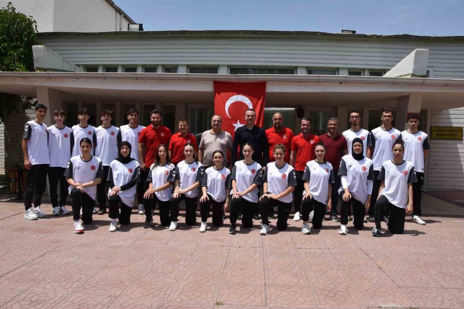 bahri-tanrikulu-tum-madalyalara-talibiz-basarmak-icin-cok-calismaliyiz