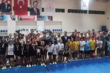 burhaniye-de-15-temmuz-spor-yarismalari-duzenlendi