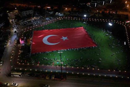 dunyanin-en-buyuk-turk-bayragi-kayseride-yeniden-acildi