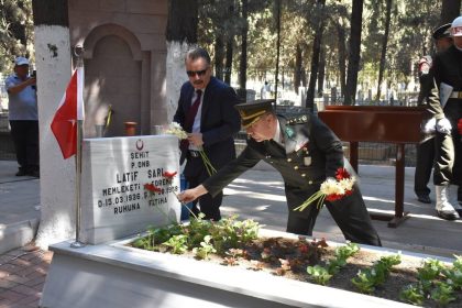 edremitte-15-temmuz-etkinlikleri-sehitlik-ziyaretiyle-basladi