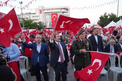 gazi-tumgeneral-ala-mevcut-9-parmagim-ve-hayatimi-bu-millet-ugruna-feda-etmeye-her-zaman-hazirim