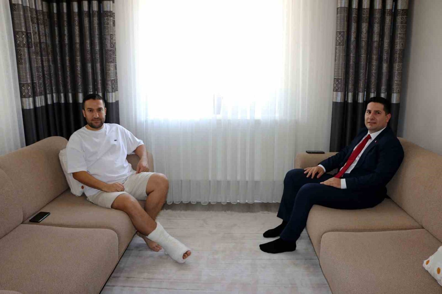 il-saglik-muduru-ozdemir-15-temmuz-gecesi-ilk-mudahaleyi-yaptigi-gaziyi-ziyaret-etti