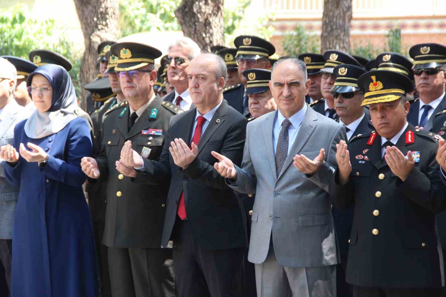 manisada-15-temmuz-sehitleri-dualarla-anildi