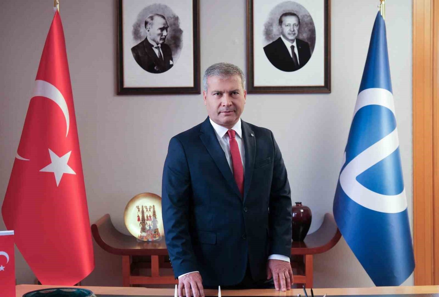 rektor-adiguzel-15-temmuz-turk-milletinin-kendi-eliyle-yazdigi-bir-destandir