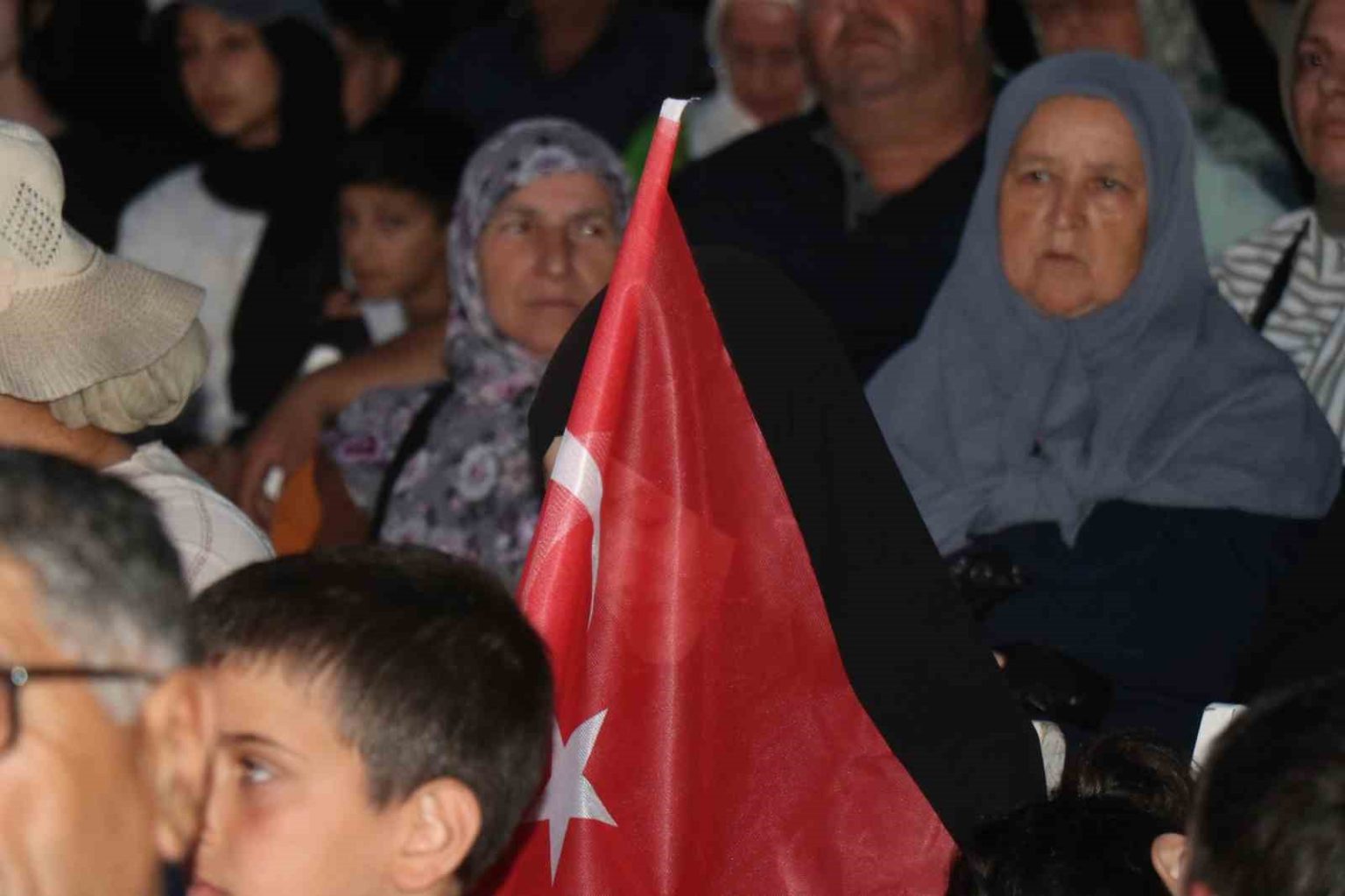 sakarya-9-yil-sonra-demokrasi-meydaninda-tek-yurek-oldu
