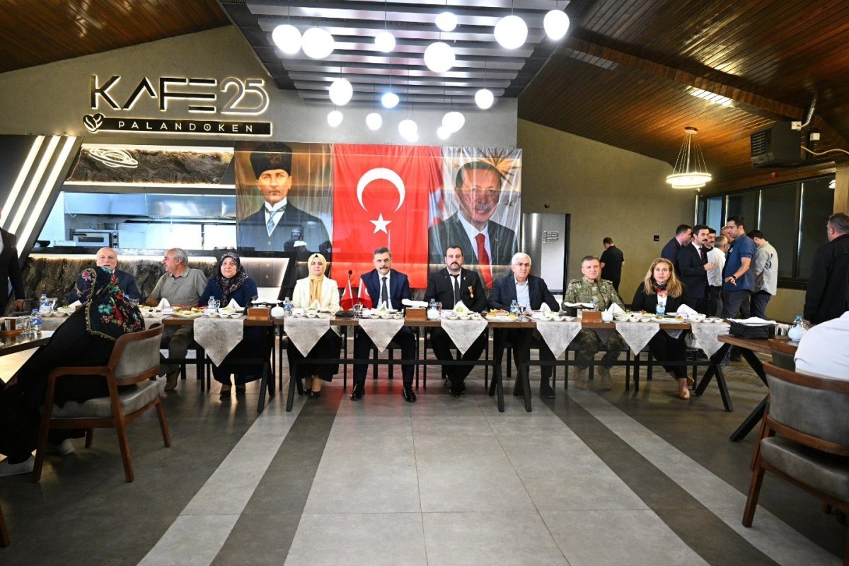 sehit-yakinlari-ve-gaziler-onuruna-yemek-programi-duzenlendi