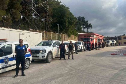 suriyede-11-gun-suren-alevleri-kontrol-altina-alan-ekipler-konvoyla-sirenler-esliginde-hataya-donduler