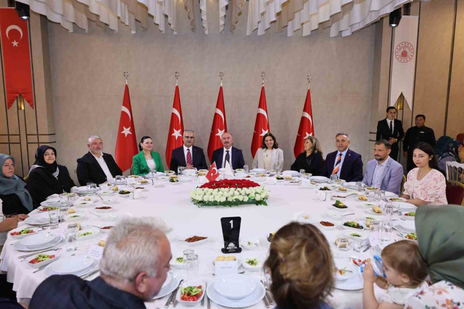 vali-calgan-15-temmuzun-mirasina-sahip-cikma-kararliligimizi-bir-kez-daha-hep-birlikte-dile-getiriyoruz