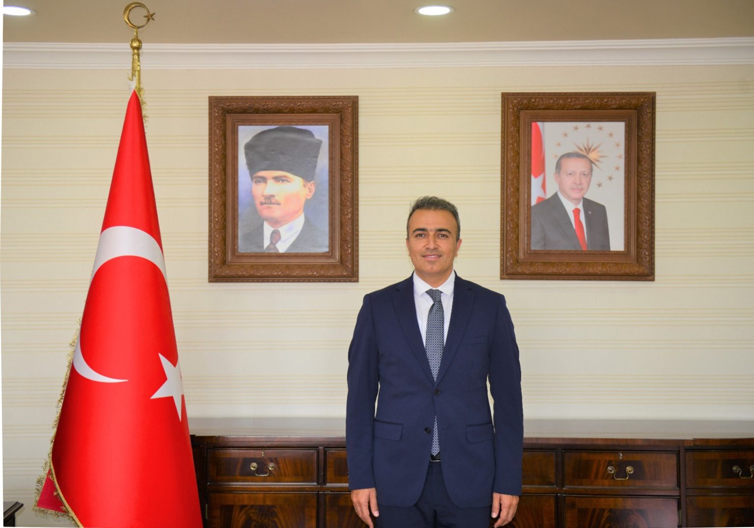 vali-cicekten-15-temmuz-sehitlerini-anma-demokrasi-ve-milli-birlik-gunu-mesaji