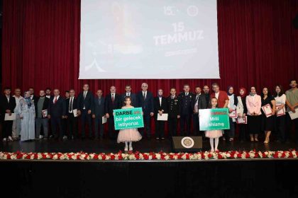 15-temmuz-demokrasi-ve-milli-birlik-gunu-duzenlenen-etkinliklerle-kutlandi