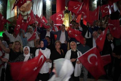 15-temmuzda-edremitte-birlik-ve-beraberlik-mesaji