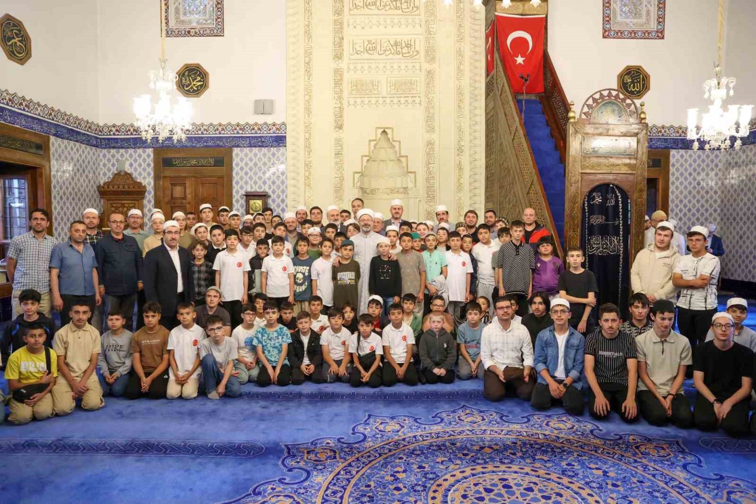 90-bin-camide-sehitler-icin-dua-edildi