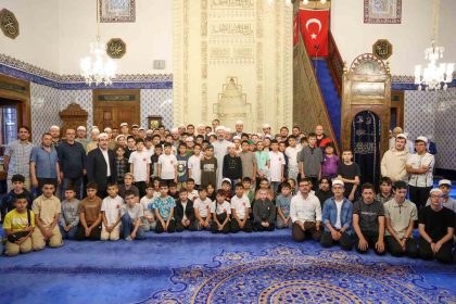 90-bin-camide-sehitler-icin-dua-edildi