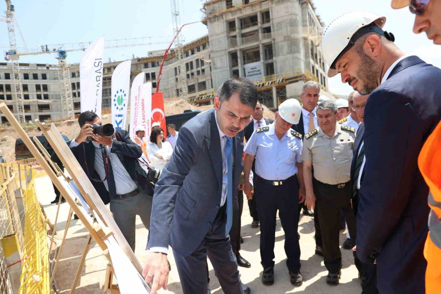 bakan-kurum-ve-bakan-gulerden-ay-yildiz-yerleskesinde-inceleme