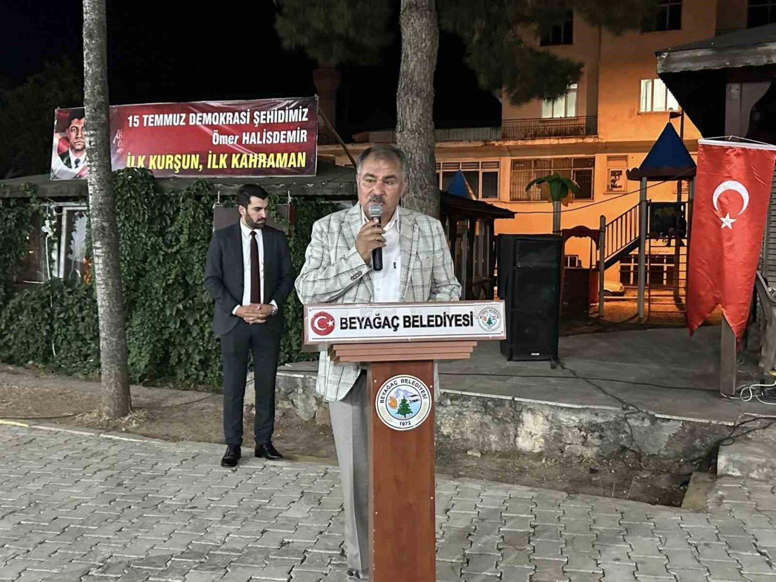 beyagacta-15-temmuz-demokrasi-ve-milli-birlik-gununde-sehitler-unutulmadi