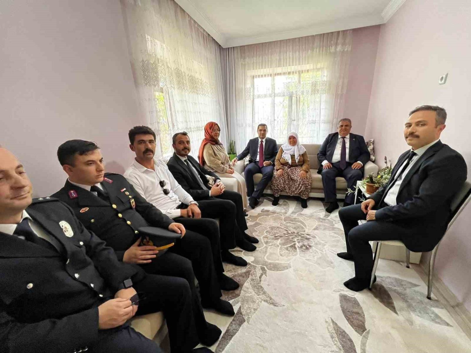 bozkirda-15-temmuz-gazisi-albay-aziz-yilmazin-ailesine-ziyaret