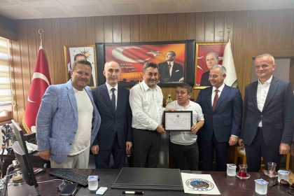 dunya-rekortmeni-halil-mutluya-cankirida-fahri-hemsehrilik-berati