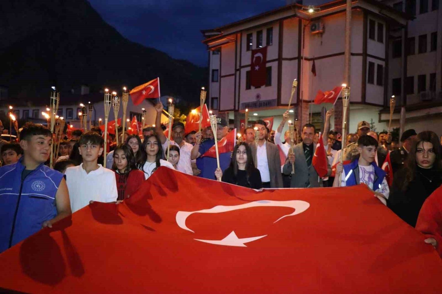 oltuda-milli-birlik-ve-beraberlik-yuruyusu-duzenlendi