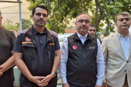 sarkoydeki-orman-yanginina-34-hava-araci-ile-mudahale-ediliyor