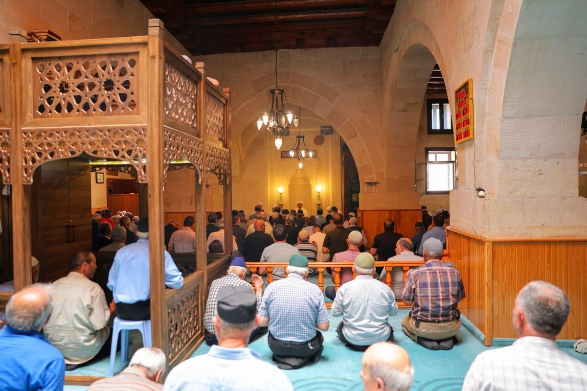 sehitler-icin-bayburt-ulu-camide-kuran-tilaveti-ve-hatim-duasi-yapildi