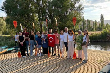 zamanti-irmaginda-sehit-yakinlari-ve-gaziler-ucretsiz-kanoya-bindirildi