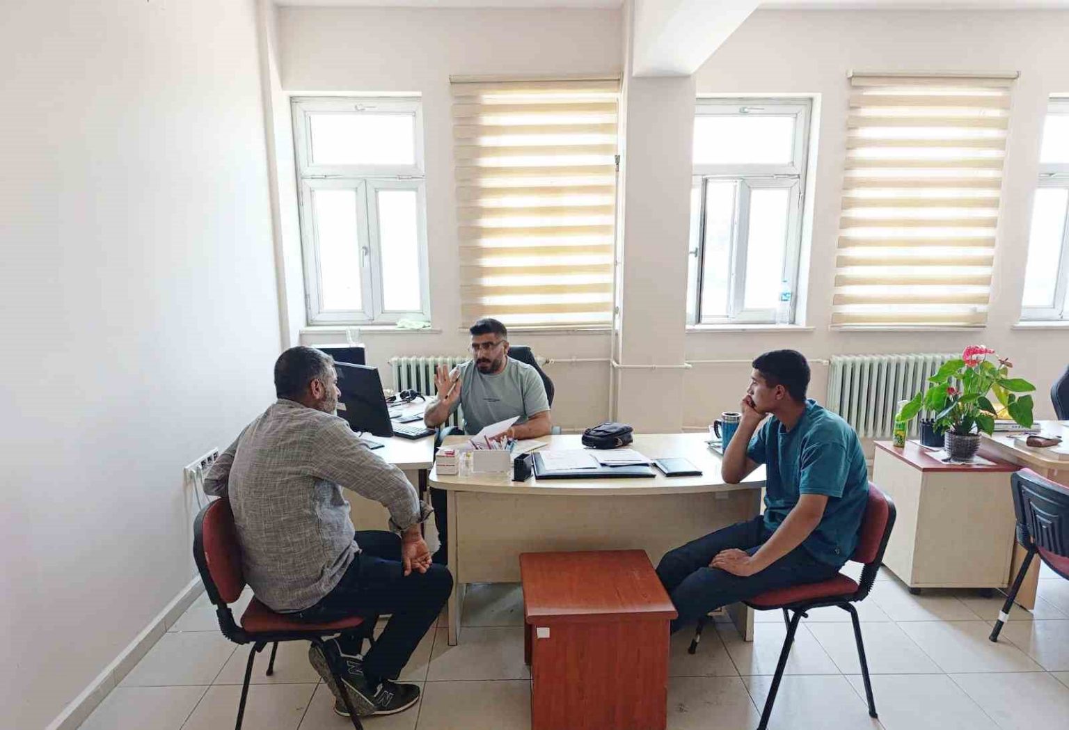 agrida-lise-tercihleri-icin-ogrencilere-266-noktada-rehberlik-hizmeti-sunuluyor