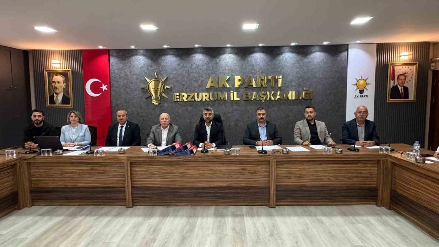 ak-parti-grubu-kucukoglu-ve-sekmen-ile-bir-araya-geldi