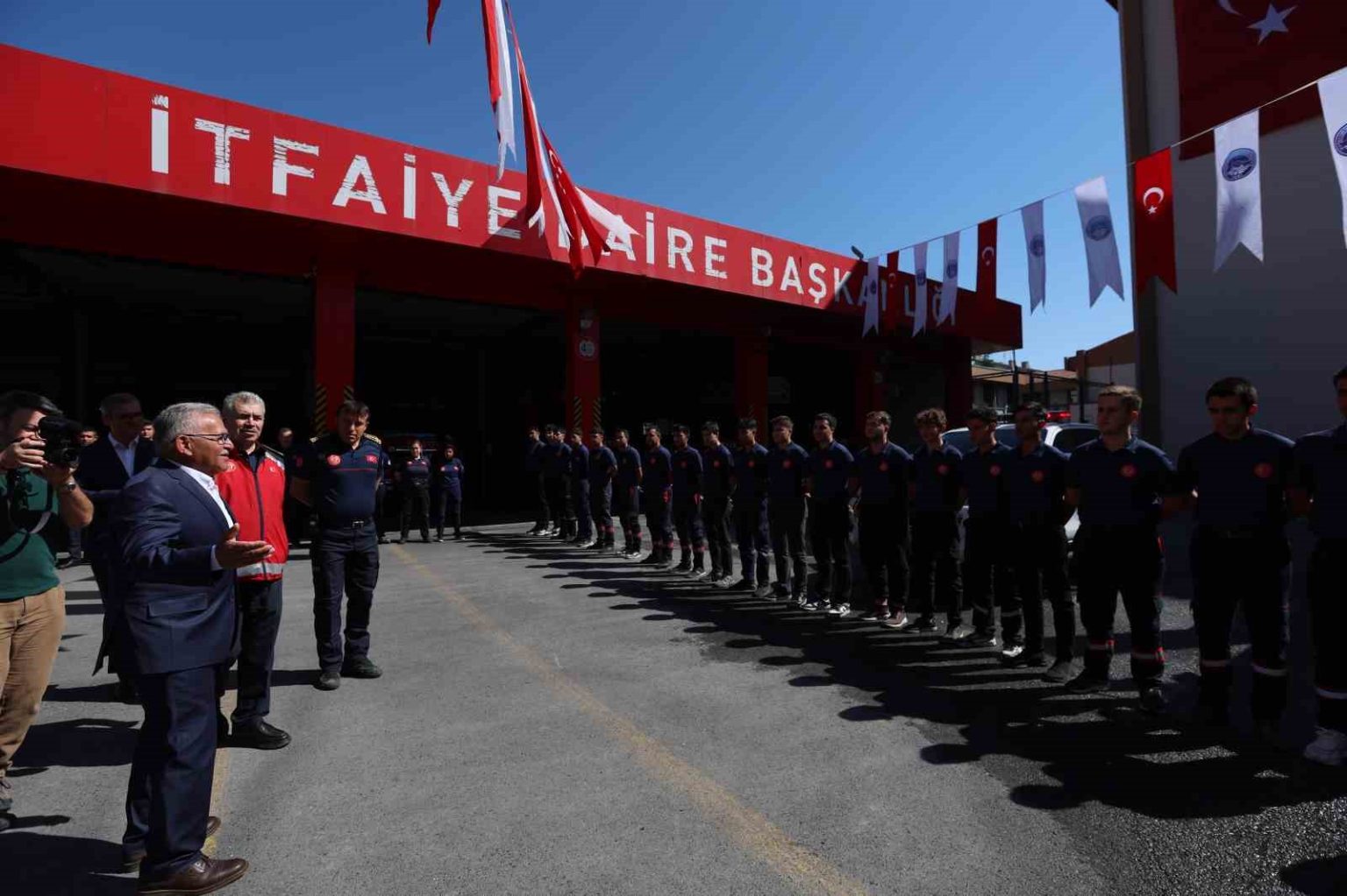 baskan-buyukkilictan-gelecegin-itfaiyecilerine-altin-nasihatler