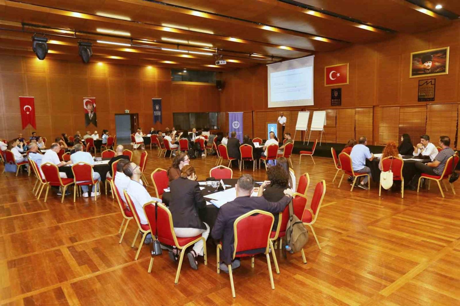 buyuksehirden-bursa-kent-mobilyalari-tasarim-calistayi